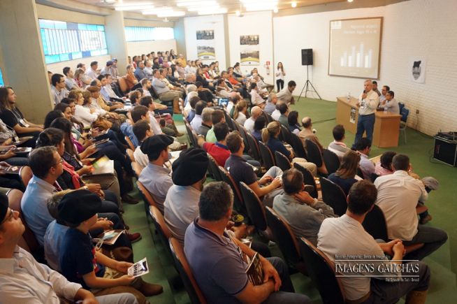Angus de Outono, as palestras foram prestigiadas por mais de 170 participantes